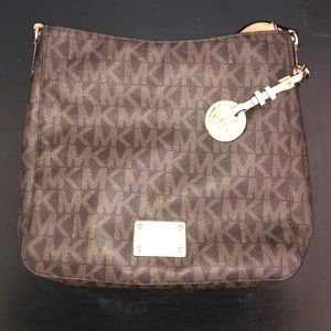 Authentic Micheal Kors Crossboy